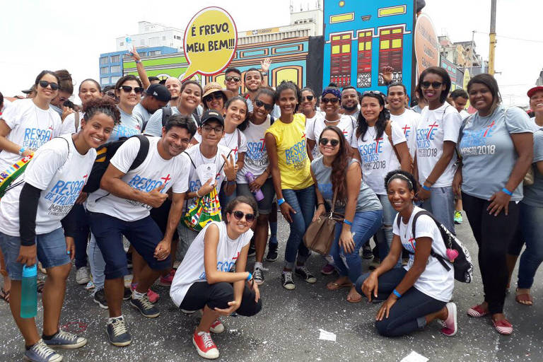 ONG leva 300 voluntrios para pregar no Galo da Madrugada.