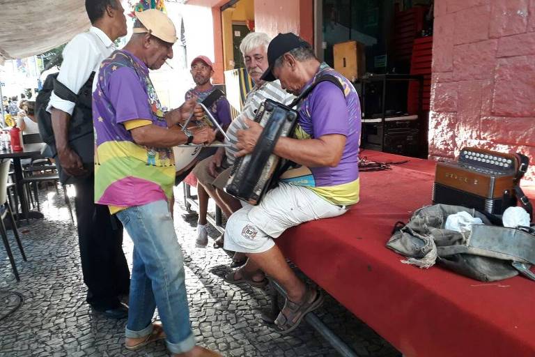 Luiz Gonzaga  homenageado por grupo no Recife