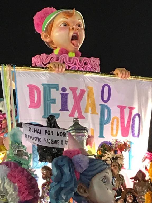 Desfile da Mangueira fez dura oposio ao prefeito Marcelo Crivella