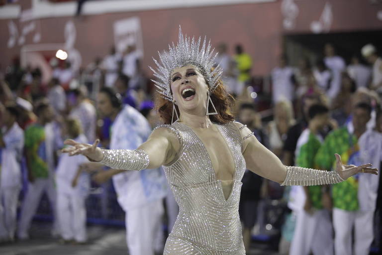 Desfile Da Beija Flor 11 06 2019 Cotidiano Fotografia Folha De