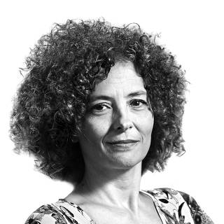 Paula Cesarino Costa