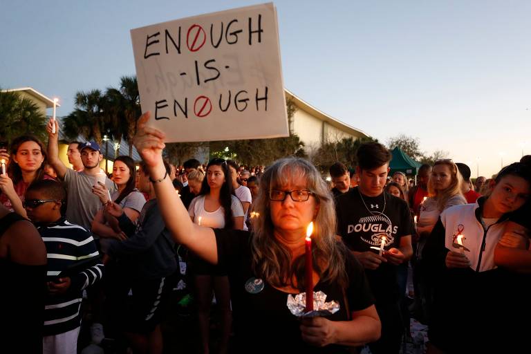 Ataque a tiros em escola na Flórida