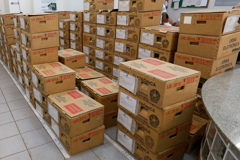 Urnas preparadas em Itumbiara (GO), na eleição municipal de 2016