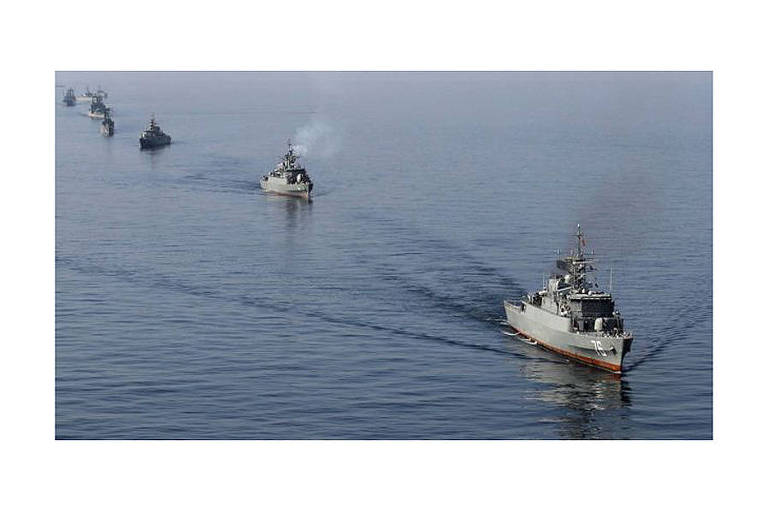 Navios iranianos no estreito de Hormuz: um quinto do fornecimento global de petróleo passa por aqui  