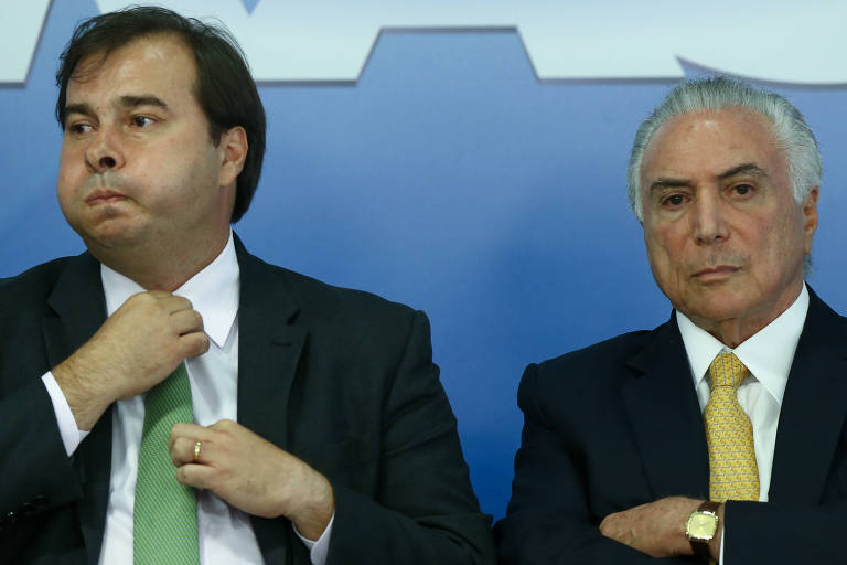 O presidente da Câmara, Rodrigo Maia, ao lado do presidente Michel Temer