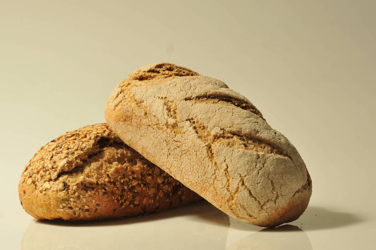 Pão integral e de grãos e castanha-do-pará
