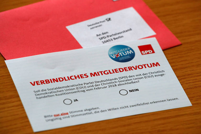 A cédula de votação que foi enviada para todos os filiados do SPD sobre a coalizão com Merkel 