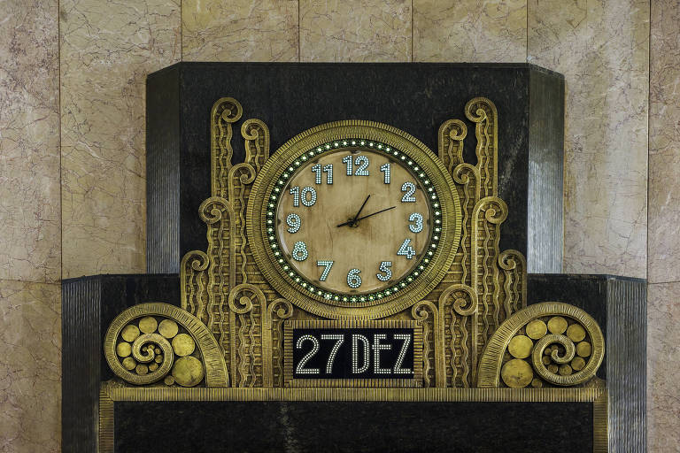 Relógio antigo na cidade de São Paulo