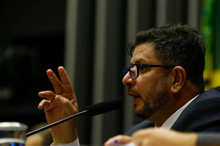O deputado Fábio Ramalho discursa no plenário da Câmara