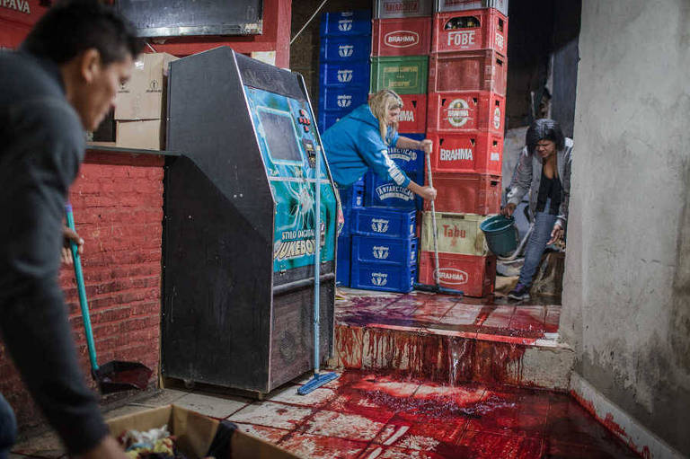 Bar na rua Antônio Benedito Ferreira, no bairro Munhoz Junior em Osasco, na Grande São Paulo. Uma chacina no local resultou na morte de 19 pessoas e outras cinco feridas. As vítimas foram alvejadas em Osasco e Barueri
