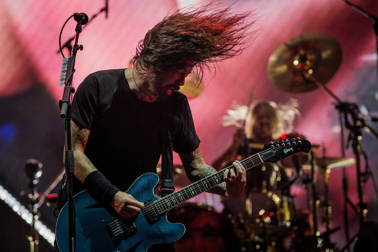 A banda americana de rock Foo Fighters, durante turnê conjunta com a banda também americana Queens of the Stone Age, no Allianz Parque, em São Paulo