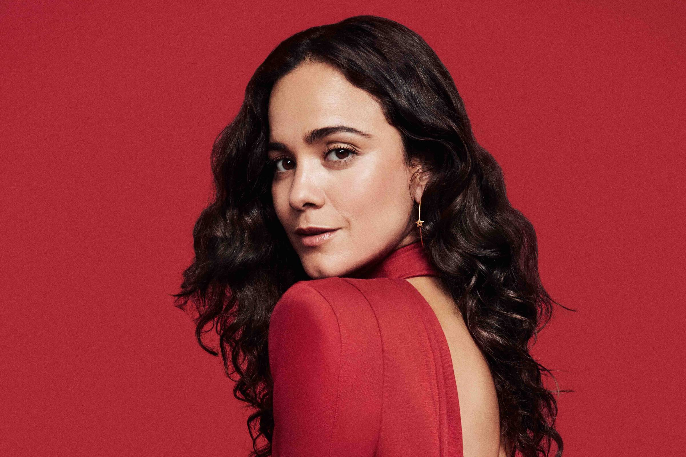 Алиси брага. Alice Braga. Алиси Брага Мораеш. Алиси Брага Максим. Алисия Брага Королева Юга.