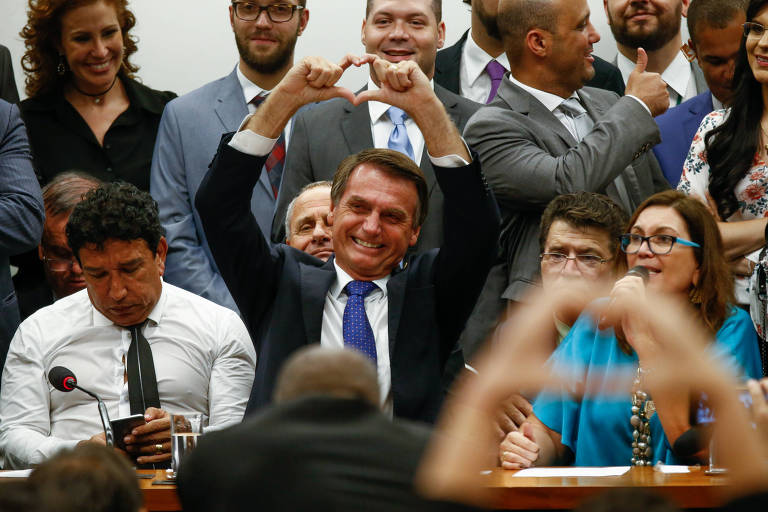 O deputado federal Jair Bolsonaro no ato de filiação ao PSL, na Câmara, para lançar sua pré-candidatura à Presidência