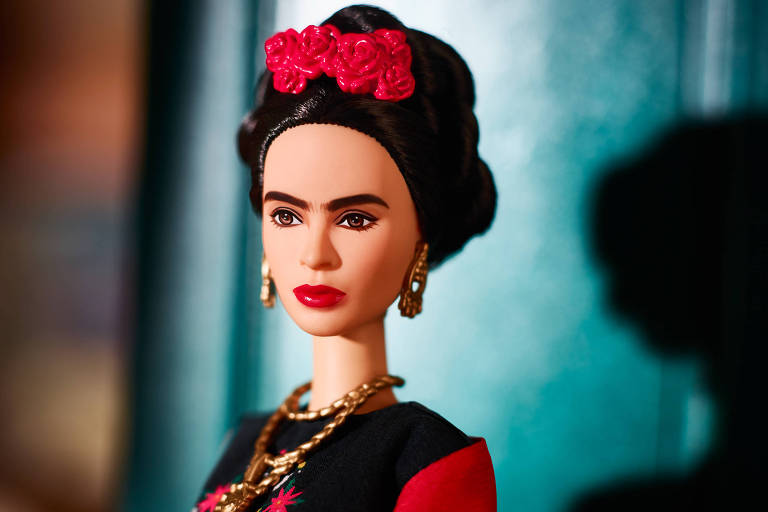 Frida Kahlo é a boneca Barbie em coleção que homenageia ícones femininos