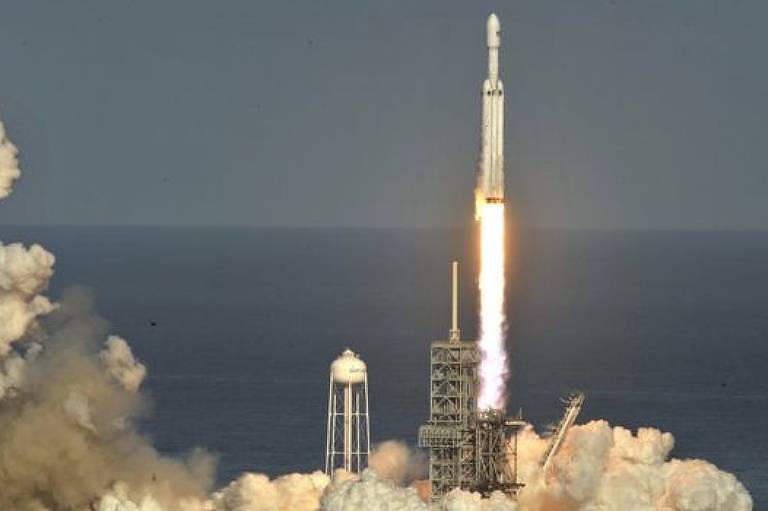 Em fevereiro, a SpaceX lançou, com sucesso, o Falcon Heavy, que tem duas vezes mais capacidade de propulsão do que qualquer outro foguete