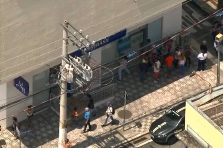 Agência do Banco Mercantil em São Bernardo do Campo (ABC paulista), onde uma funcionária morreu baleada durante tentativa de assalto na manhã desta segunda-feira (12)