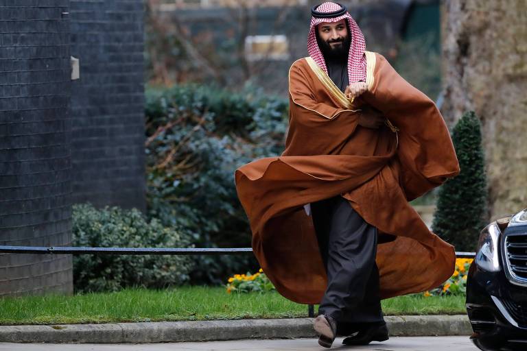 O príncipe herdeiro saudita Mohammed bin Salman chega ao escritório da primeira-ministra britânica Theresa May, em visita a Londres em março
