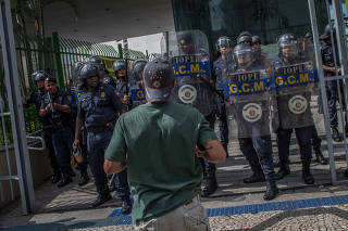 PROFESSORES E SERVIDORES MUNICPAIS DE SÃO PAULO PROTESTAM CONTRA A REFORMA DA PREVIDÊNCIA MUNICIPAL