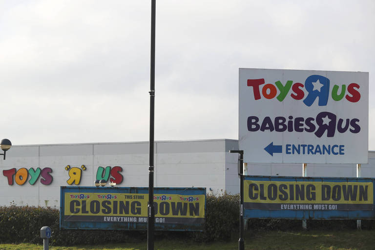 Unidade da Toys R Us em Coventry; empresa fechará também no Reino Unido