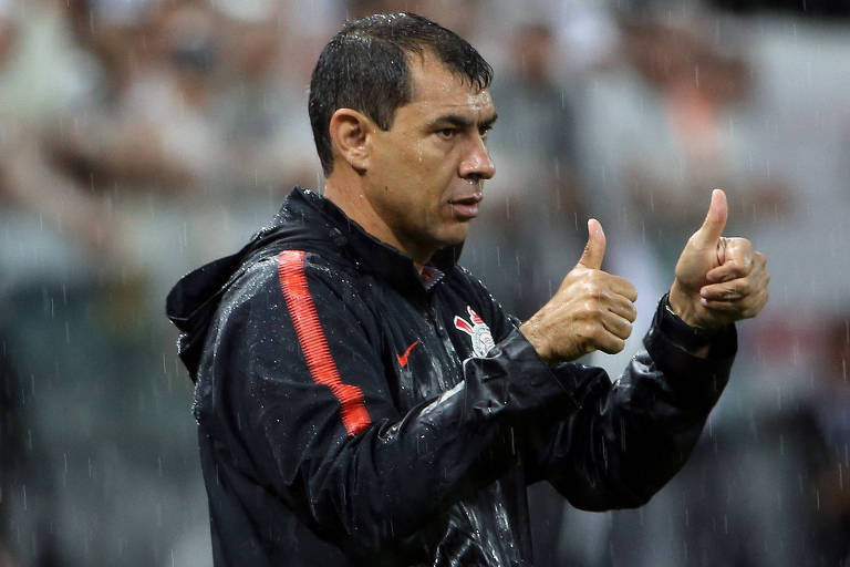 O técnico Fabio Carille, do Corinthians, que se envolveu em polêmica com o treinador são-paulino Diego Aguirre
