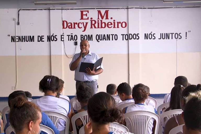 Diego Mahfouz Faria Lima, diretor da escola municipal Darcy Ribeiro, em São José do Rio Preto (SP), finalista do prêmio de melhor professor do mundo