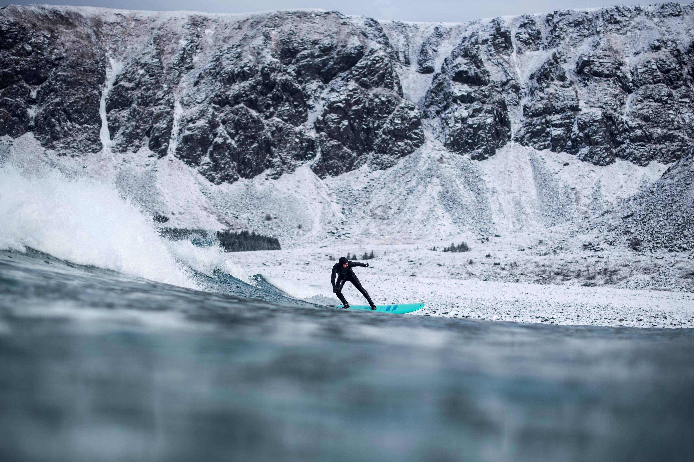 Surfe e aurora boreal na Noruega - 16/03/2018 - Surfe - Fotografia