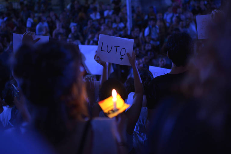 Protesto no centro do Rio contra o assassinato da vereadora Marielle Franco e do motorista Anderson Gomes; a manifestação se concentrou em frente à Assembléia Legislativa e seguiu até a Cinelândia