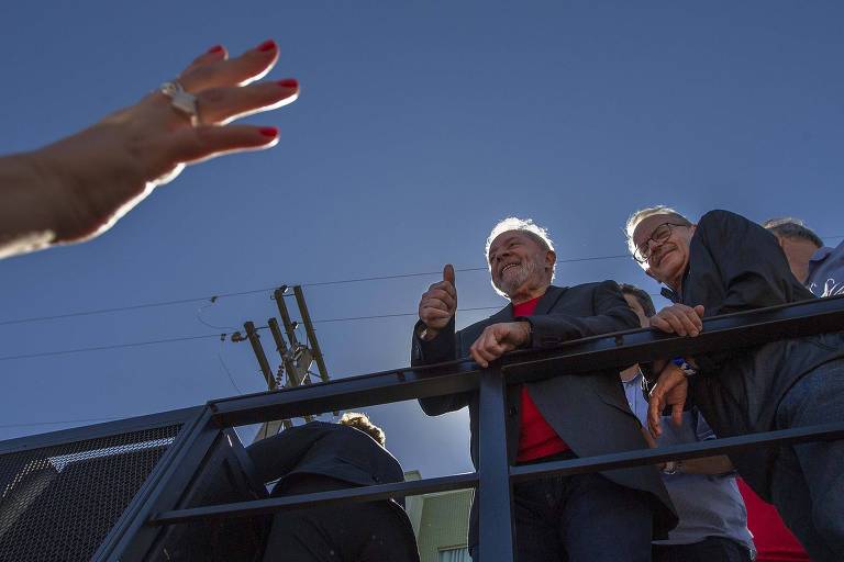 O ex-presidente Lula inicia caravana pelo Sul do país; a primeira parada foi a   Universidade Federal do Pampa, no Rio Grande do Sul