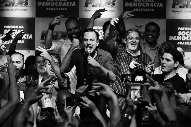 João Doria comemora a vitória nas prévias realizadas pelo PSDB para escolher o nome do partido que disputará o governo paulista