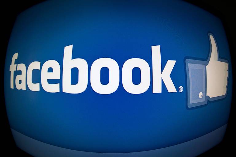 Foto com o logo do Facebook em Washington