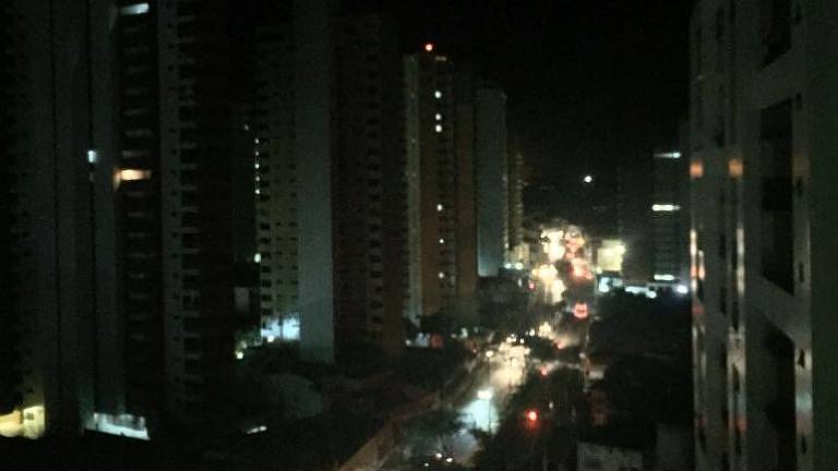 Apagão no bairro Meireles, em Fortaleza