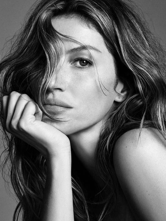 Nasceu em uma família de descendentes de alemães na região noroeste do Rio Grande do Sul, na cidade de Horizontina