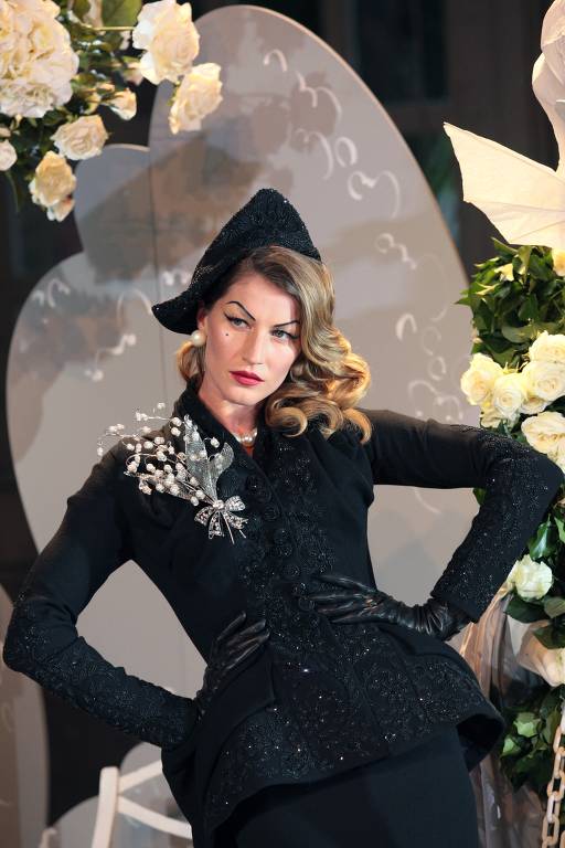 Desfile da Dior realizado dentro do Palácio de Versalhes, em Paris, na França