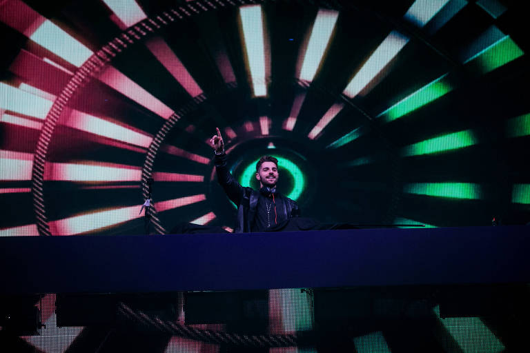 O DJ Alok durante show no Lollapalooza 2018 
