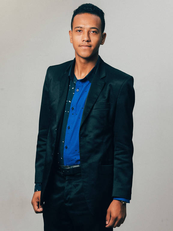 Lucas Ramos de Medeiros, 19, está desempregado. Evangélico, mora no Itaim Paulista, zona leste paulistana