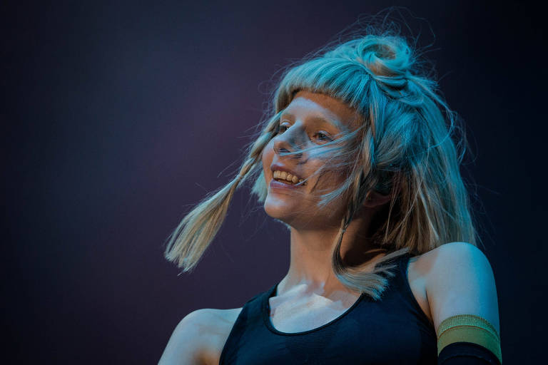 Popstar escandinava Aurora se apresenta no Lollapalooza