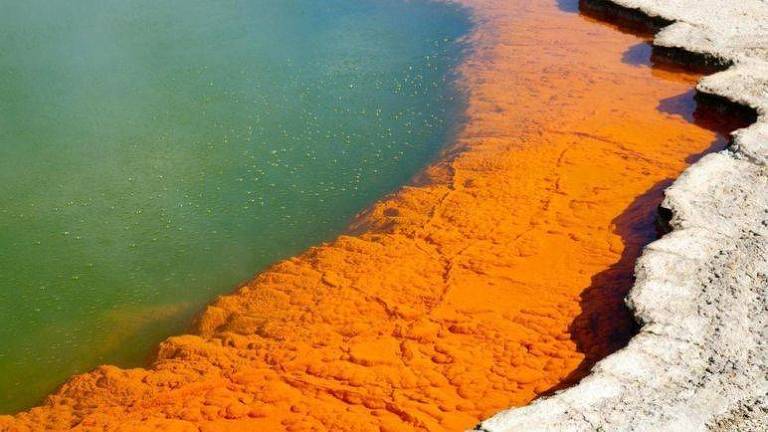 A cor tóxica proveniente dos vulcões que mudou a história da arte