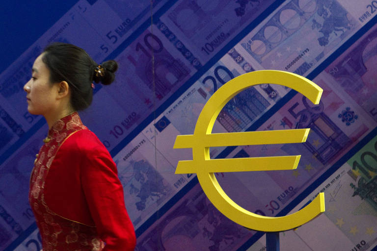 Símbolo do euro em Pequim, na China 
