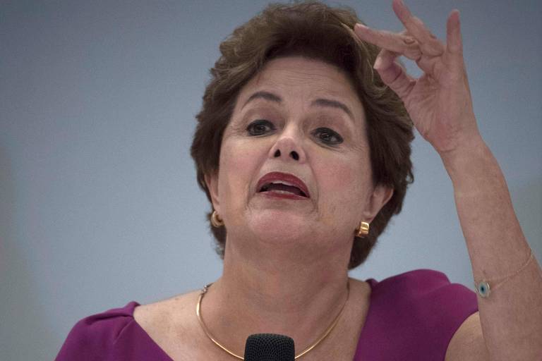 Dilma durante entrevista no Rio