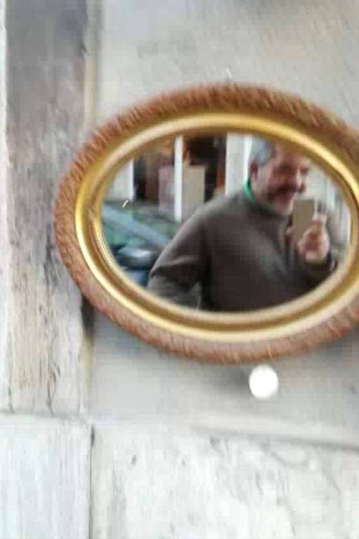 Homem que filmou Gilmar Mendes em Lisboa tambem registrou a própria imagem em um espelho