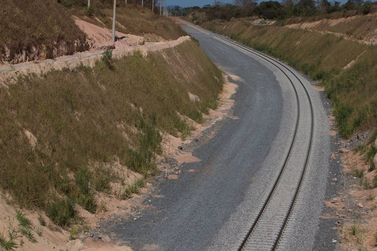 Linha de trem para conectar mineração de ferro da Vale no sul do Pará