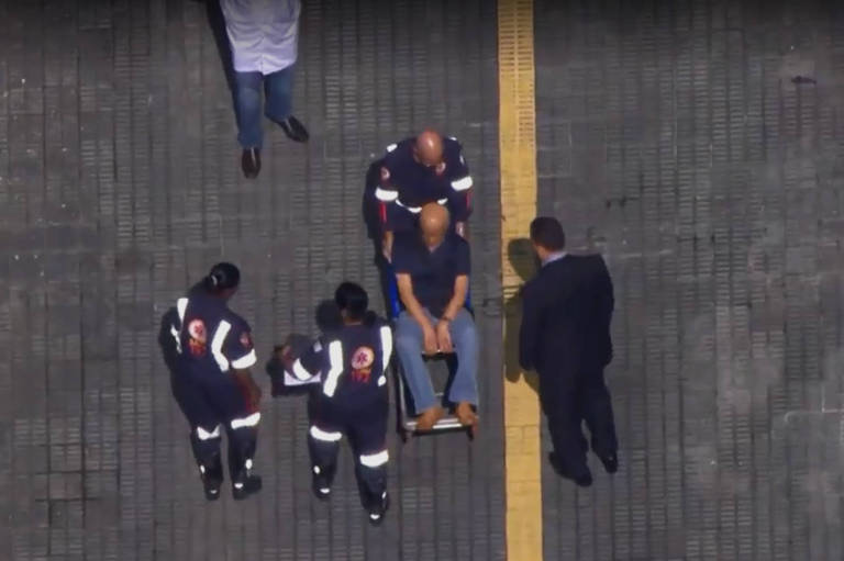 Coronel Lima é preso pela PF e levado de ambulância para hospital em São Paulo