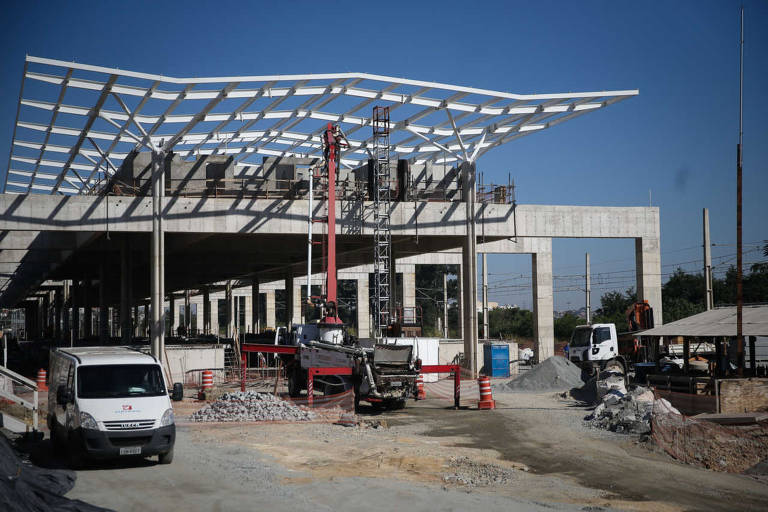 Obras da linha 13-jade em julho de 2016