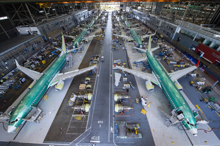 Linha de produção da fábrica da Boeing nos arredores de Seattle