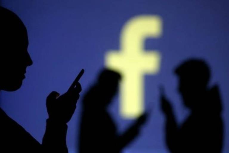 Facebook está no centro de um escândalo pelo uso de notícias falsas para influenciar a opinião pública