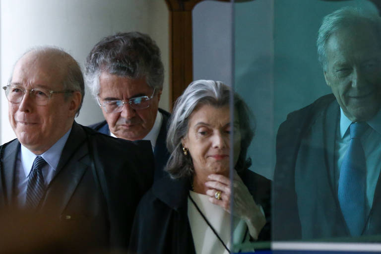 Os ministros do STF Celso de Mello, Marco AurÃ©lio Mello, Carmen LÃºcia e Ricardo Lewandowski chegam para sessÃ£o no Supremo