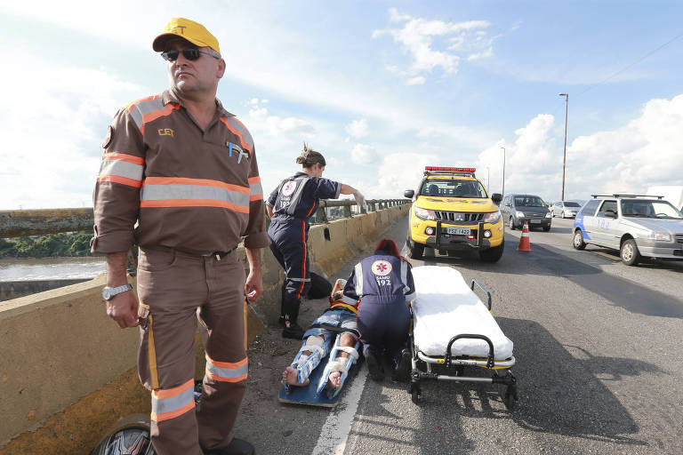 Vítima de acidente de trânsito é socorrida na região do Cebolão