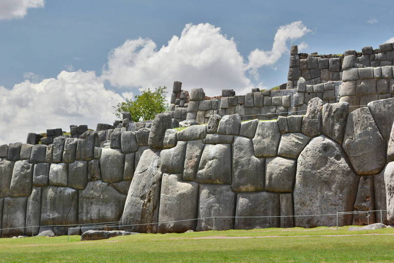 Fortaleza inca em Cusco, no Peru