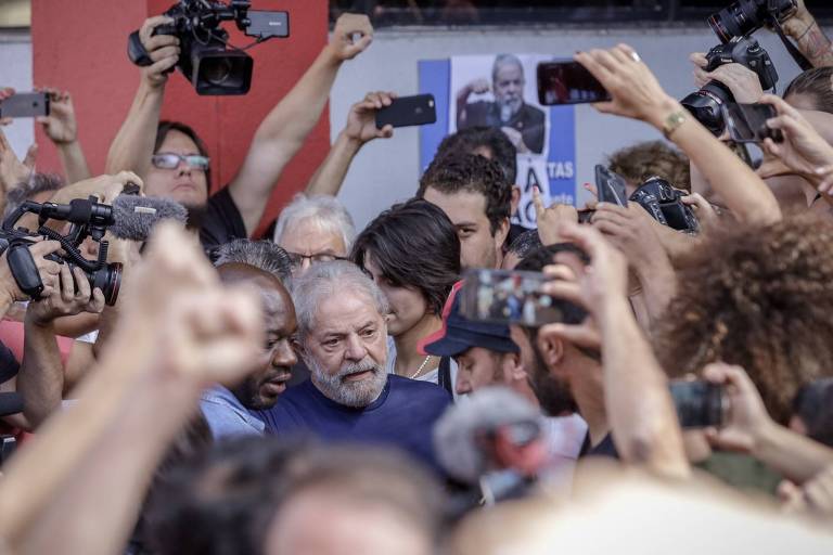 PT vive disputa interna para escolher substituto de Lula
