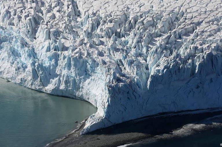 Antártida derrete quase 3 vezes mais rapidamente do que em 2012, diz estudo